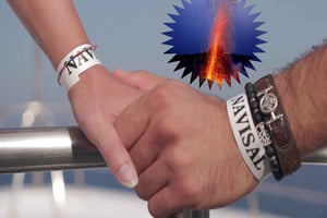 ミラッツォ発：パナレア島＆ストロンボリ島クルーズツアー