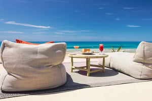 Koko päivän passi Cala Manbrù Beach Clubilla