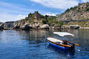 Półdniowy rejs w Taorminie z nurkowaniem i aperitifem