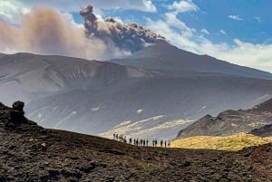 Monte Etna: crateras da erupção de 2002 – experiência de trekking