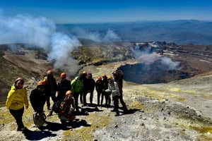 Sur del Etna: cráteres de la cima en teleférico y jeep 4x4