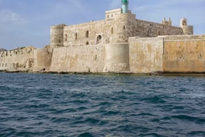 Ortigia: Tour en tranvía con bebidas incluidas