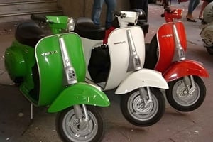 Palermo: tour in Vespa da costa a costa con autista