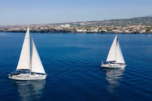 Privat sejltur langs Catania og Kyklopernes kyst