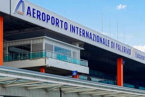 Erreiche den Flughafen und das Stadtzentrum von Palermo bequem mit dem Zug