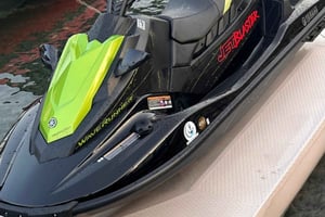 Lej en jetski 1 time