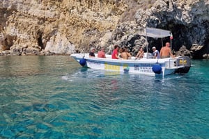 Siracusa: rondvaart door Ortigia en de zeegrotten met prosecco en fruit