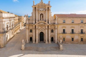 シラクーサ：大聖堂の入場券とVRビューアー体験付き