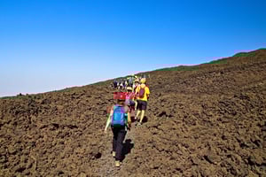 Taormina: Etna-tour met wijnproeverij en lunch