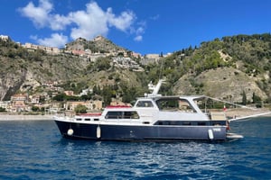 Taormina: crociera privata in yacht vintage con prosecco