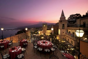 Taormina: Wandeltour bij zonsondergang & aperitief op dakterras