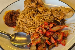 5 tunnin sisäpiirikierros: Piilotetut helmet, maut ja perintö