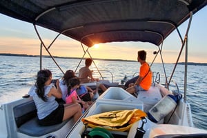 Singapore: Guided Boat Tour and Kelong Fish Farm Visit