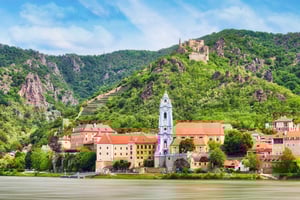 デュルンシュタイン、メルク、ザルツブルク、トラウン湖、レッドブルハンガー7をご覧ください