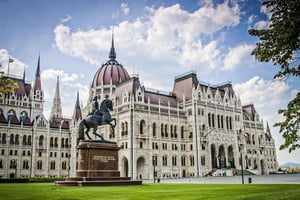 Von gemütlich bis großartig: Bratislava & Budapest