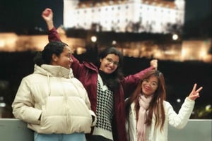 Desde Veszprém: excursión de 1 día a Bratislava en furgoneta