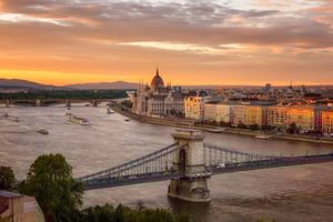 Da Vienna: Tour guidato di un giorno di Bratislava e Budapest