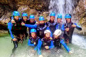 100 % VÅD OPLEVELSE 3-timers canyoning-tur for begyndere