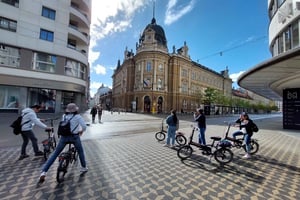 Ljubljana Sightseeing Tour by E-bikes