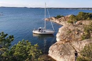 Sztokholm: Żeglarska przygoda po archipelagu z relaksem na wyspach