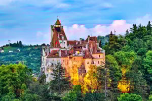 ブカレスト：3つの城を巡る日帰りツアー（ドラキュラの城、ペレス城、カンタクーゾイノ城）