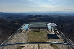 Kutaisi: Day Tour to Caves, Sataplia park & Monastery