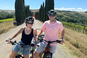 MONTALCINO:Esperienza privata in E-Bike alla scoperta della Val d'Orcia