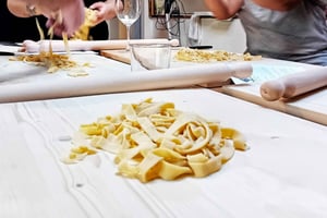 San Gimignano: 'Hands in dough' Cooking Class with Lunch