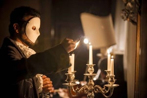 ヴェネツィア：大運河沿いの歴史的な宮殿を巡るオペラ