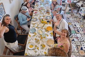 Excursion privée d'une journée à Vietri et Pompéi avec déjeuner dans une plantation de citronniers