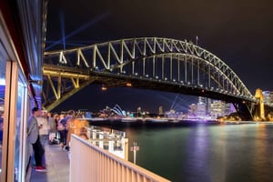 Sydney: Night Tour to See Sydney Sparkling with Ferry Ride