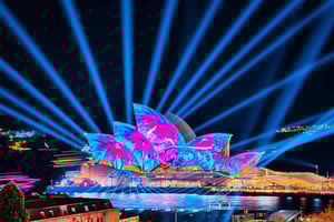 Sydney: Premium Catamaran Vivid Cruise with Welcome Drink