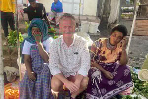 アルーシャ：温泉とランチ付きのマテルニコーヒーツアー