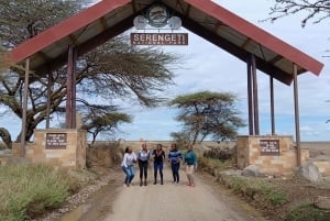 Arusha: Serengeti and Ngorongoro Multi-Day Camping Safari