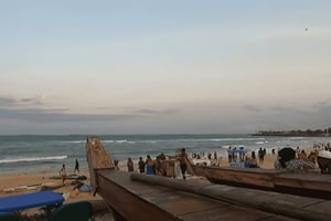 Dar es Salaam: tour in tuk tuk di Coco Beach con cibo di strada