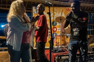 Dar es Salaam: diner met live muziek en verhalen