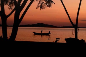 Мванза: купание на закате и ночная жизнь (с трансфером)