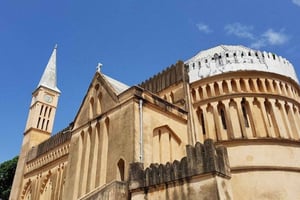 Gamla slavmarknaden, den anglikanska katedralen och Freddie Mercurys hus