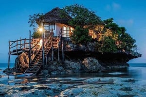 Cueva Salam, Laguna Azul, Playa Estrella de Mar y Restaurante The Rock