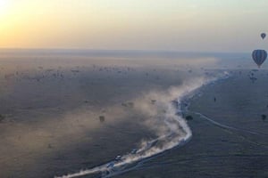 セレンゲティ：熱気球サファリ（朝食と送迎付き）をご利用ください