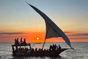 ストーンタウン：ダウ船サンセットクルーズ（ドリンク、軽食、音楽付き）