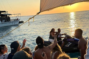 Crucero con fiesta al atardecer en Zanzíbar con BoomBoom Boat.