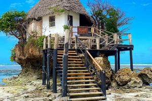 El restaurante de roca y la Laguna azul