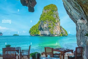 Zanzíbar: cena en una cueva a la luz de las velas con música