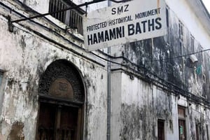 Sansibar: Führung durch die persischen Hamamni-Bäder