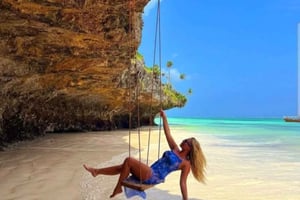 Zanzíbar: Bosque de Jozani, cueva de Salaam y tour por la playa de Mtende