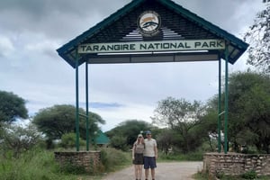 ザンジバル：ンゴロンゴロでサファリ（1泊）＆ハドザベ族の文化をご体験ください