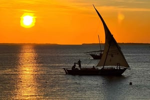 Zanzibar: rejs łodzią dhow o zachodzie słońca w Nungwi i Kendwa