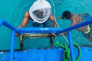 Zanzibar: Nungwi Beach Seawalk Experience with Guide