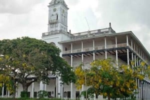 Zanzibar: Vankilasaari, Jozanin metsä ja Salaamin luolan kilpikonnat